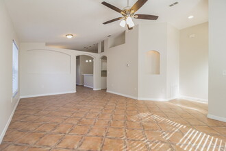 14123 Colonial Spring Way in Orlando, FL - Building Photo - Building Photo