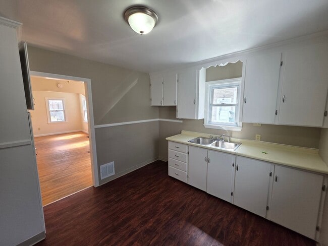 304 Bakerdale Rd in Rochester, NY - Building Photo - Building Photo