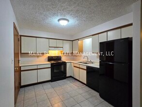 8 Hartley St in Lewiston, ME - Building Photo - Building Photo