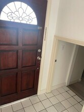 308 N Kenwood St in Burbank, CA - Foto de edificio - Building Photo