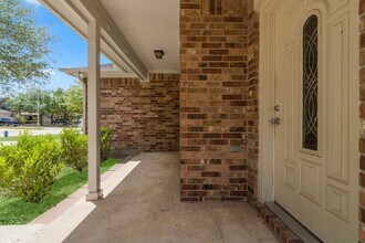 21519 Karpathos Ln in Spring, TX - Foto de edificio - Building Photo