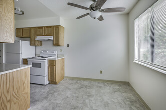 Arden Oaks Apartment in Carmichael, CA - Building Photo - Interior Photo