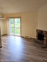 3712 S Kelly Ave in Portland, OR - Foto de edificio - Building Photo