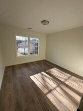 145 Lantern Park Dr in Naugatuck, CT - Building Photo - Building Photo