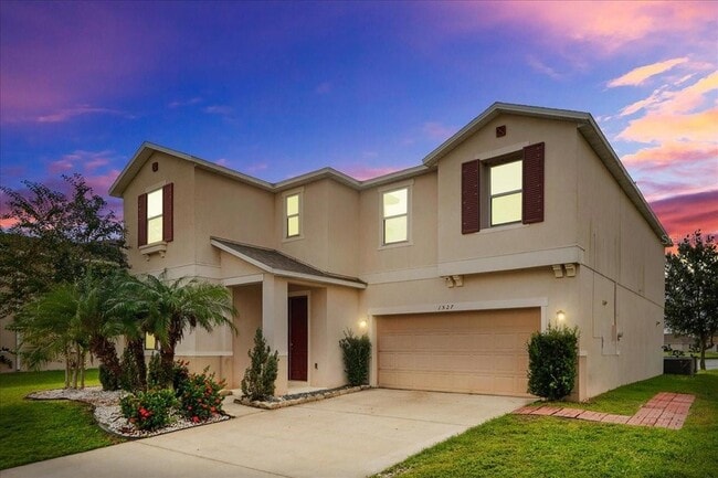 1527 Angler Avenue in Kissimmee, FL - Foto de edificio - Building Photo