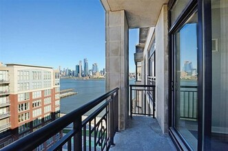 1025 Maxwell Ln in Hoboken, NJ - Building Photo - Building Photo