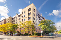 Westminster Hall Apartments in Great Neck, NY - Foto de edificio - Building Photo