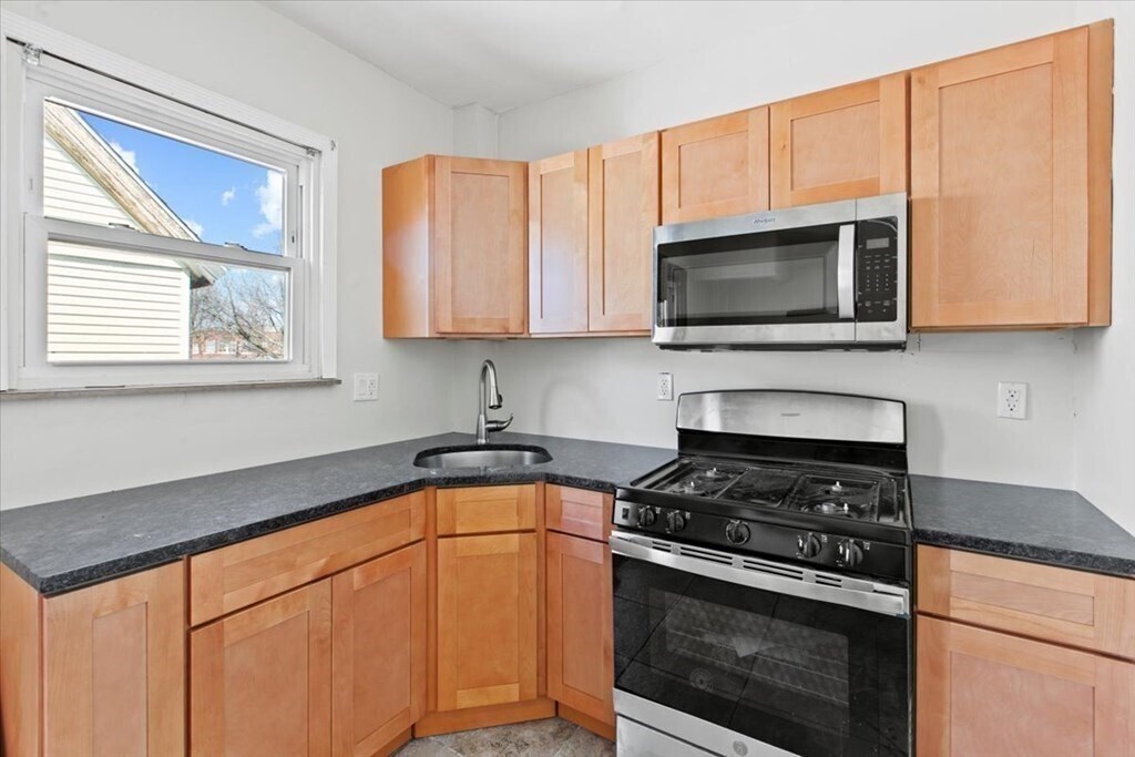 71 Arlington St, Unit 2 in Boston, MA - Building Photo