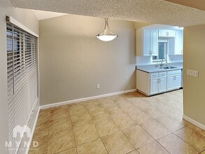 2030 Shadow Pine Dr in Brandon, FL - Building Photo - Building Photo