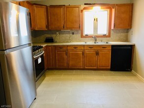 186 Hoover Ave in Bloomfield, NJ - Building Photo - Building Photo