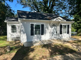 308 Oakhurst Ave in Gastonia, NC - Building Photo
