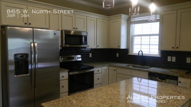 865 W North St in Fayetteville, AR - Building Photo - Building Photo