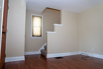 726 Hestor Dr in Pittsburgh, PA - Building Photo - Building Photo