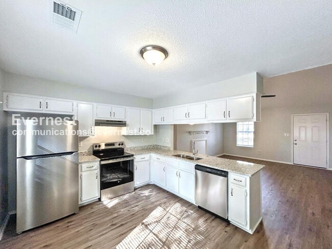 5949 Shannon Dr in Horn Lake, MS - Foto de edificio - Building Photo