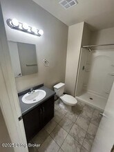 566 S 4th St in Louisville, KY - Building Photo - Building Photo
