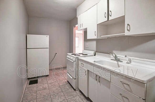 81 N Hampton Rd in Columbus, OH - Building Photo - Building Photo