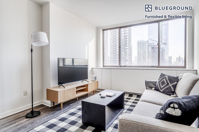 520 W 43rd St in New York, NY - Building Photo - Building Photo