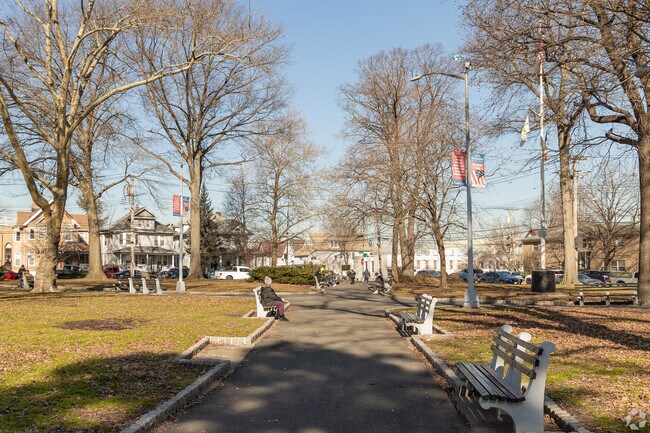 Homes for rent in Port Richmond, NY