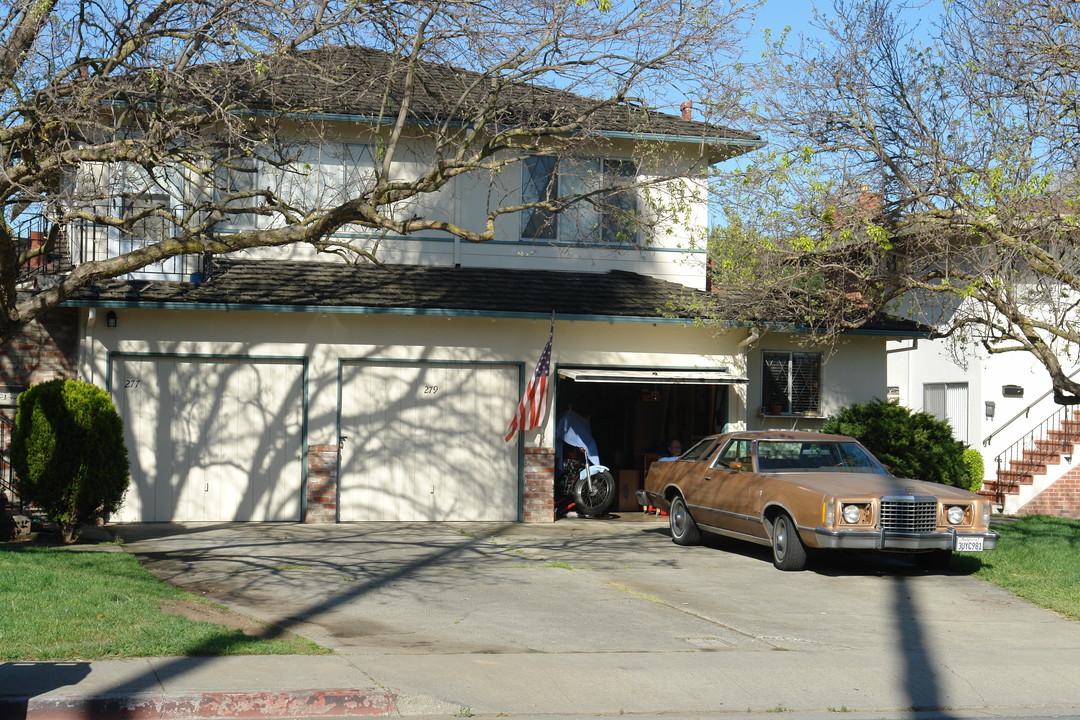 277 Dunster Dr in Campbell, CA - Foto de edificio