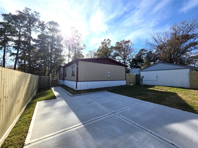 9 Ridgeway Dr in Conroe, TX - Building Photo - Building Photo