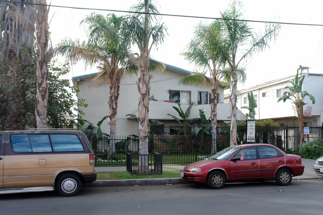 14674 Rayen St in Van Nuys, CA - Building Photo - Building Photo