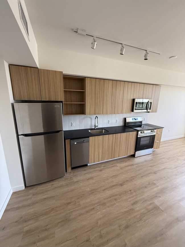 property at 922 E 28th St