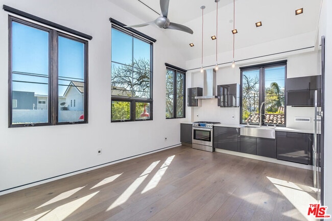 property at 8101 Clinton St