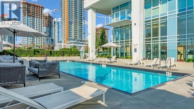 652 Whiting Way in Coquitlam, BC - Building Photo - Building Photo