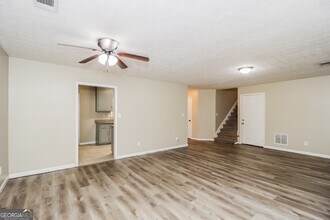5824 Stonehaven Dr NW in Kennesaw, GA - Building Photo - Building Photo