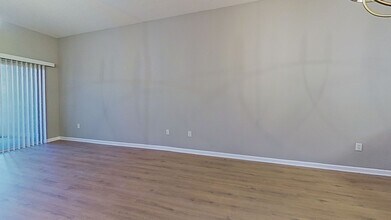 3907 Summer Grove Way N in Jacksonville, FL - Building Photo - Building Photo