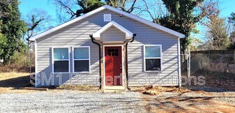 304 4th St in High Point, NC - Building Photo