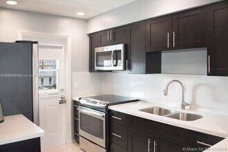 801 Pine Dr in Pompano Beach, FL - Building Photo - Building Photo