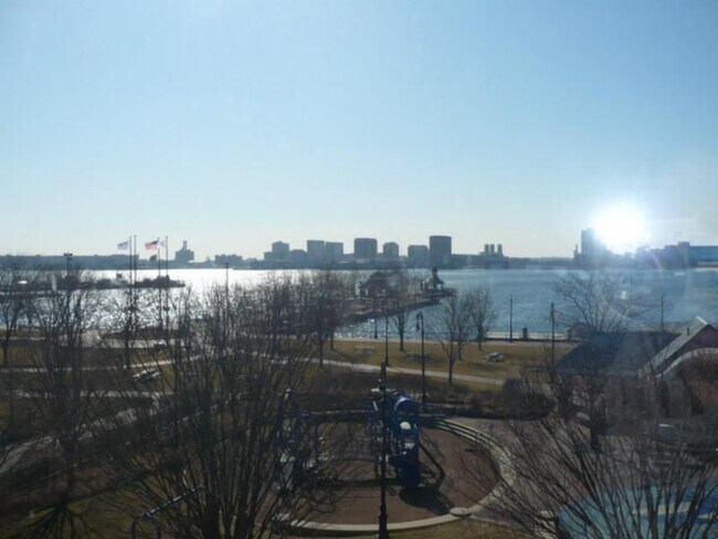 136 Marginal St, Unit 2 in Boston, MA - Foto de edificio - Building Photo