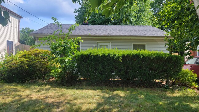 property at 858 Minota Ave