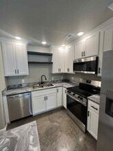 412 Maple St in Neosho, MO - Building Photo - Building Photo