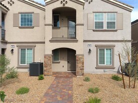 618 Bellus Pl in Henderson, NV - Building Photo