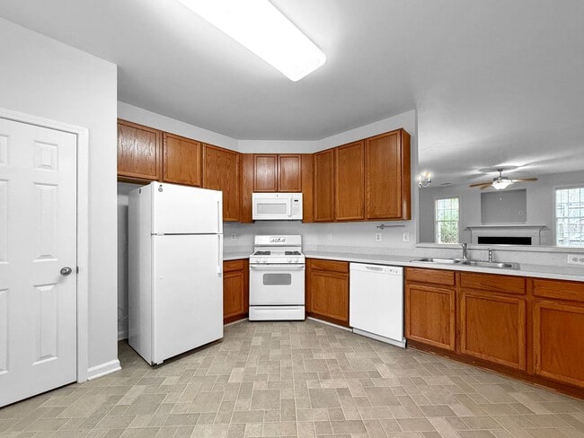 4417 Log Cabin Dr in Raleigh, NC - Building Photo - Building Photo