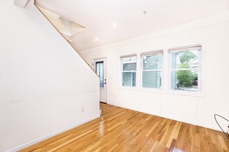 63 Mozart St in Boston, MA - Foto de edificio - Building Photo
