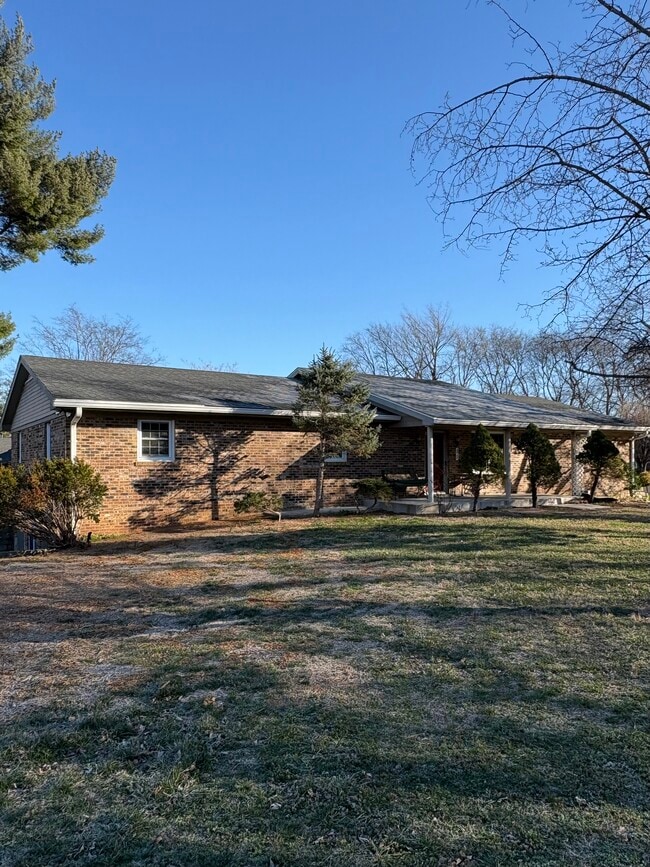 property at 11 Hightower Ct