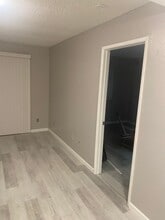 851 W San Ysidro Blvd in San Diego, CA - Building Photo - Building Photo