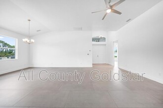 147 Ingram Blvd in Rotonda West, FL - Building Photo - Building Photo