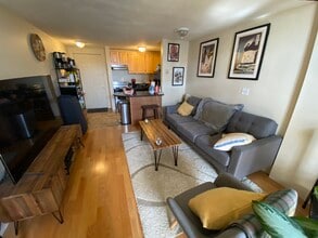 377 Dorchester St, Unit 2 in Boston, MA - Building Photo - Building Photo