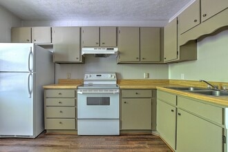 409 Cypress St in Bristol, TN - Building Photo - Building Photo