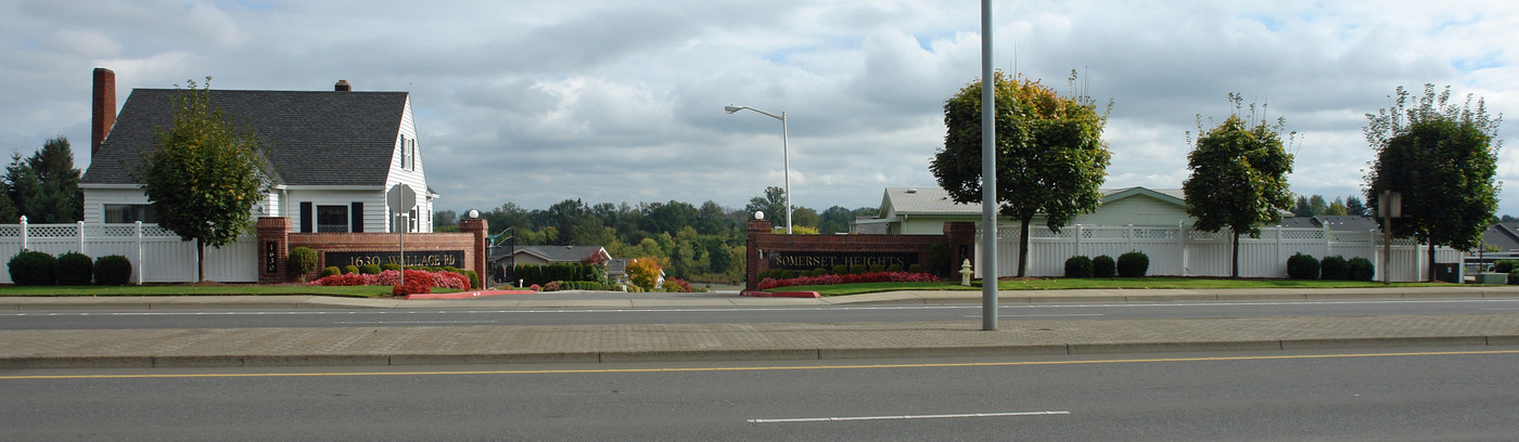 1630 Wallace Rd NW in Salem, OR - Building Photo