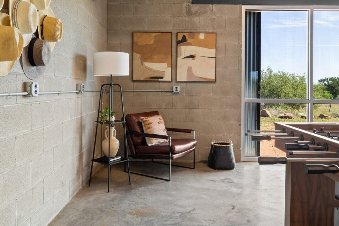 108-108 Exit Strategy Ln in Llano, TX - Building Photo