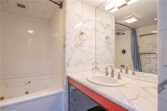 3111 Bel Air Dr in Las Vegas, NV - Building Photo - Building Photo