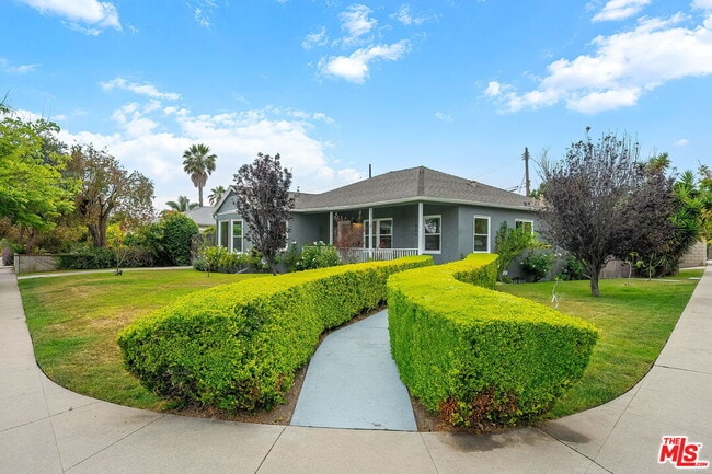 property at 11809 Juniette St