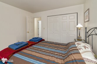 2630 Klamath Dr in Anchorage, AK - Foto de edificio - Building Photo