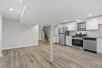 236 Callan Ave in Evanston, IL - Building Photo - Building Photo
