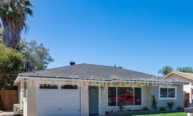 899 Gamble St in Escondido, CA - Building Photo - Building Photo